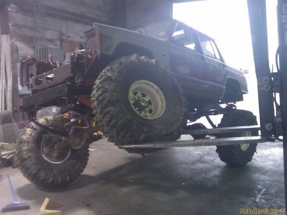 Poser picture. YEA!! BOOMER SONNER FLEX!!