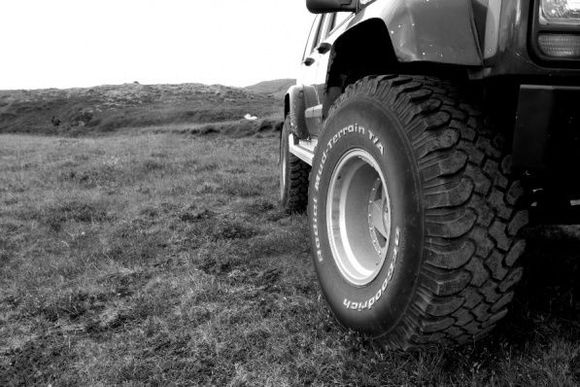 More here: http://www.pixmin.org/photos/Iceland/2011/Skorradalur/