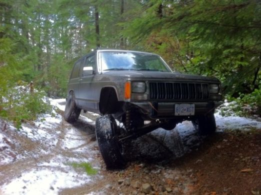 flexing my Jeep when i had 2.5" lift
