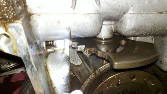 Detent plug holding the sector from moving (WTF?)