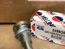 The piece comes with sealant and a washer to avoid oil leaks. 