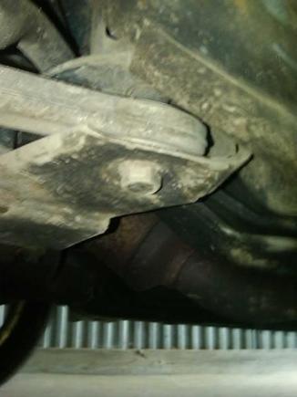 Engine cradle bolt / rear LCA bolt 21mm 