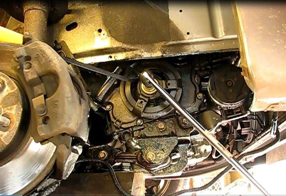 This Ecotec isn’t in an HHR but the photo demonstrates the oil being slung and blown back along the engine. 