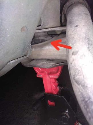 The swaybar bushings are shot also see the cracking in the one on the swaybar top right of the photo 