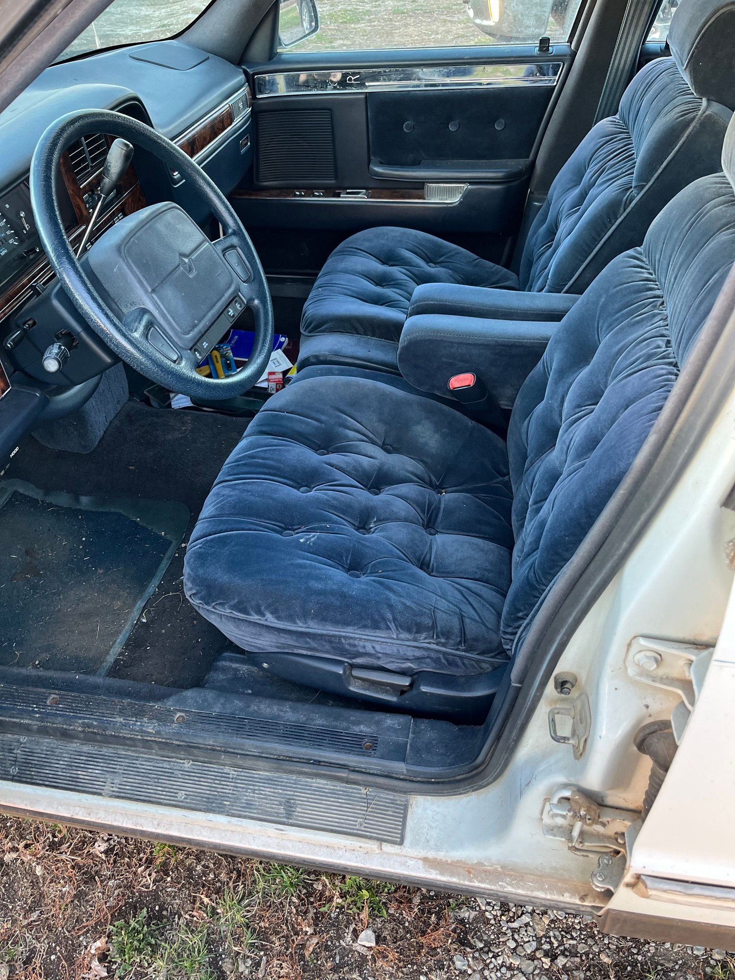 1992 Chrysler New Yorker - 1992 Chrysler New Yorker 5th Ave - Used - VIN 1C3XV66L5ND859528 - 158,000 Miles - 6 cyl - 2WD - White - Holden, MO 64040, United States