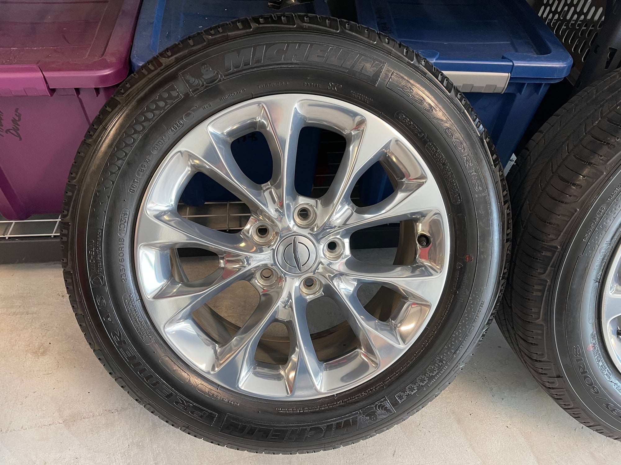 Wheels and Tires/Axles - 2021 OEM Pacifica 18" Wheels and Tires - Used - 2021 Chrysler Pacifica - Katy, TX 77493, United States