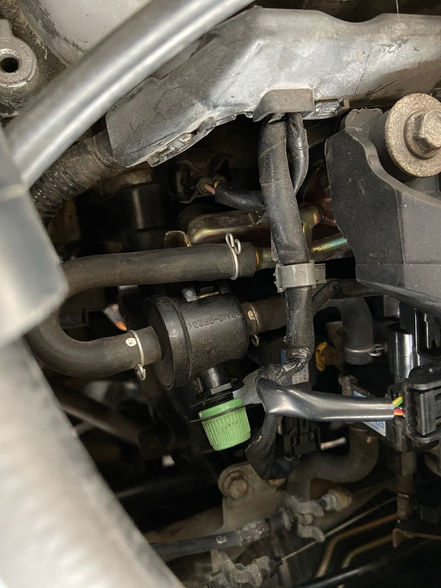 HowTo Fitting atop engine blew out and now leaks gas... HELP Honda