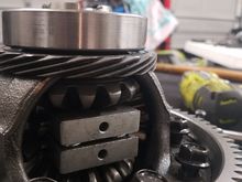 d16 lsd.
the two gears shown needed to be milled down a bit 