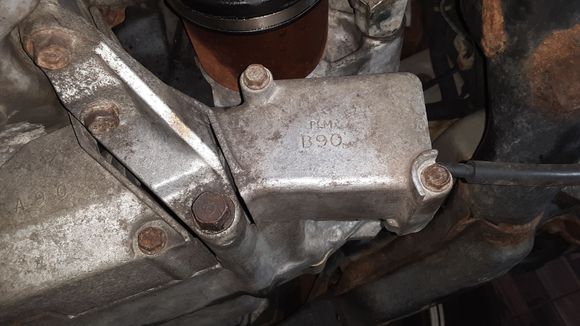 Rear gear selector cable cover - 2 bolts