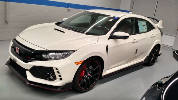 2018 Civic Type R in Rochester, NY Call 585-978-2331