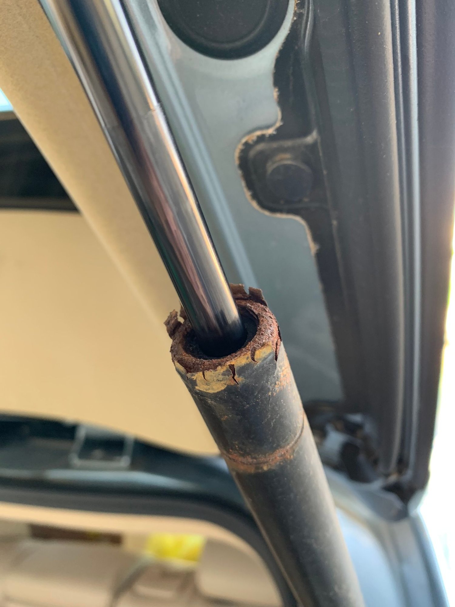 Rear Hatch Struts LOOK like Hell, but still work 2008 RX 350