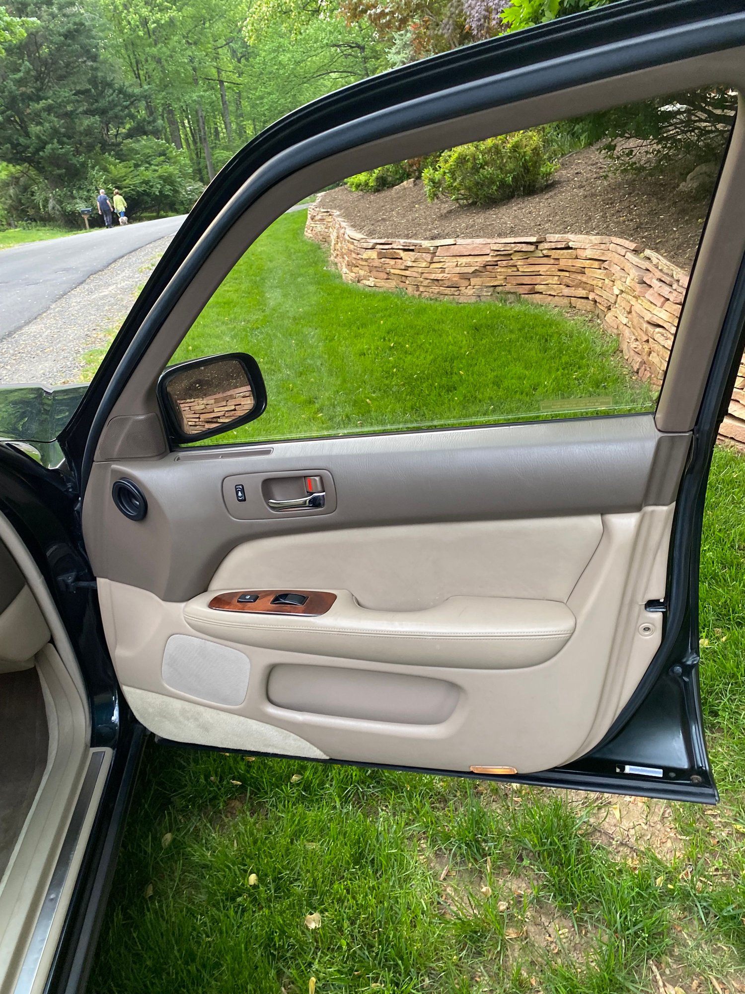 1995 Lexus LS400 - 25 year owner - classic 1995 ls400 ucf20l - Used - VIN JT8UF22E4S0019575 - 256,000 Miles - 8 cyl - 2WD - Automatic - Sedan - Other - Fairfax, VA 22124, United States