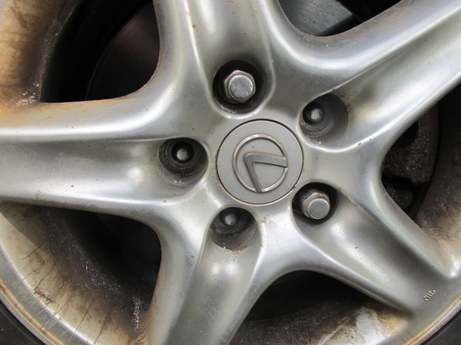 2000 RX300 rim stuck on the brake disk, need advice ClubLexus