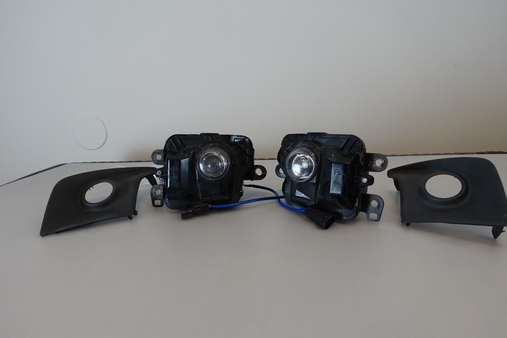 Lights - 3rd Gen IS 2014-2016 JDM OEM F-Sport Foglights IS250 IS350 IS200 - Used - Newtown, PA 18940, United States