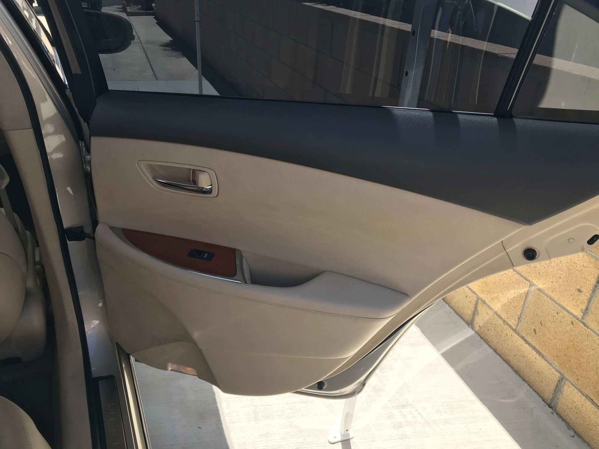 2010 Lexus ES350 - 2010 Lexus ES350 For Sale - New - VIN JTHBK1EG6A2365060 - 85,500 Miles - 6 cyl - 2WD - Automatic - Sedan - Other - Murrieta, CA 92563, United States