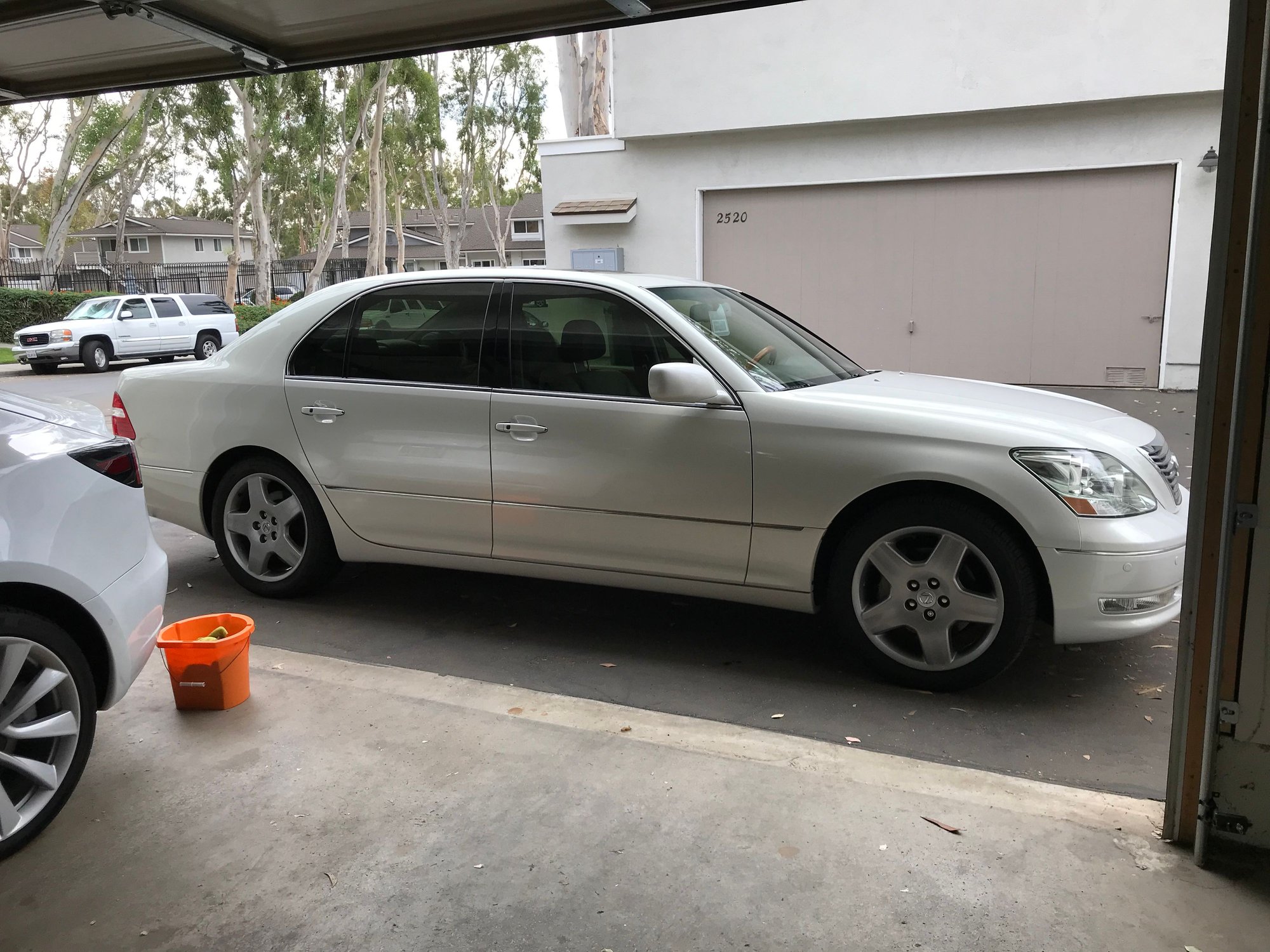 2006 Lexus LS430 - 2006 LS430 lower miles - Used - VIN JTHBN36F865047021 - 48,000 Miles - Irvine, CA 92604, United States