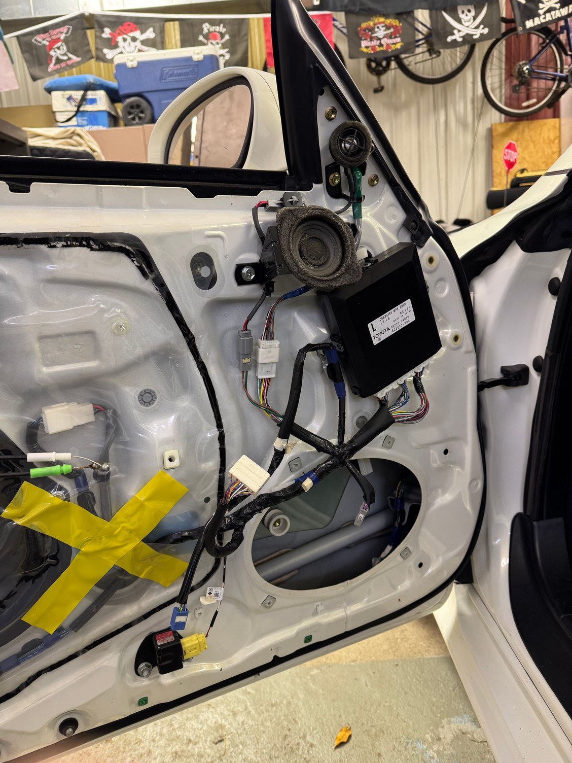 Loose cables after taking off door panel