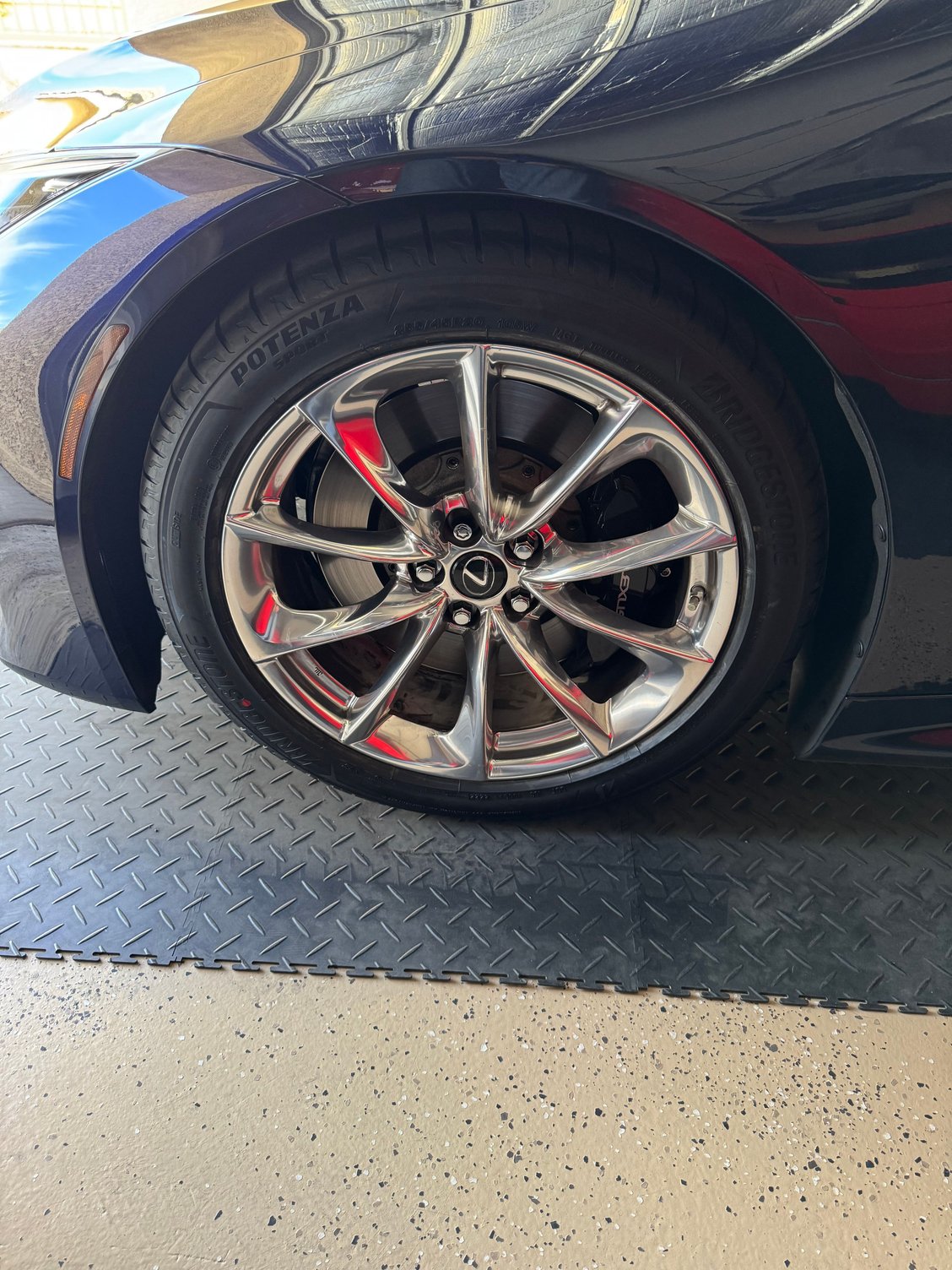 F: 255/45R20
