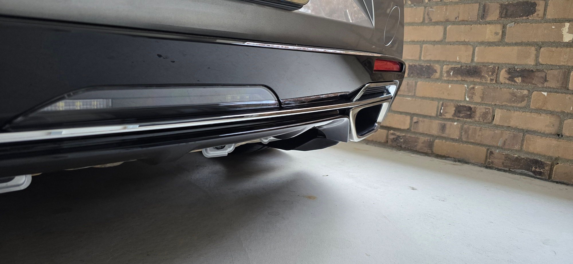 quad exhaust is invisible.