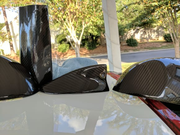 CF shark fin mock up with CF mirrors and CF vinyl wrap comparison.