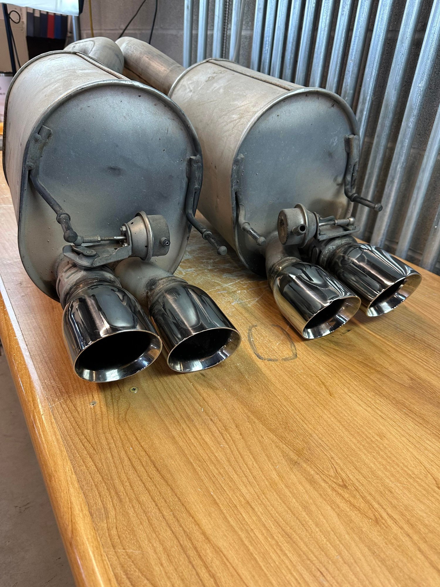 FS (For Sale) C6 ZR1 Mufflers 8k miles CorvetteForum Chevrolet