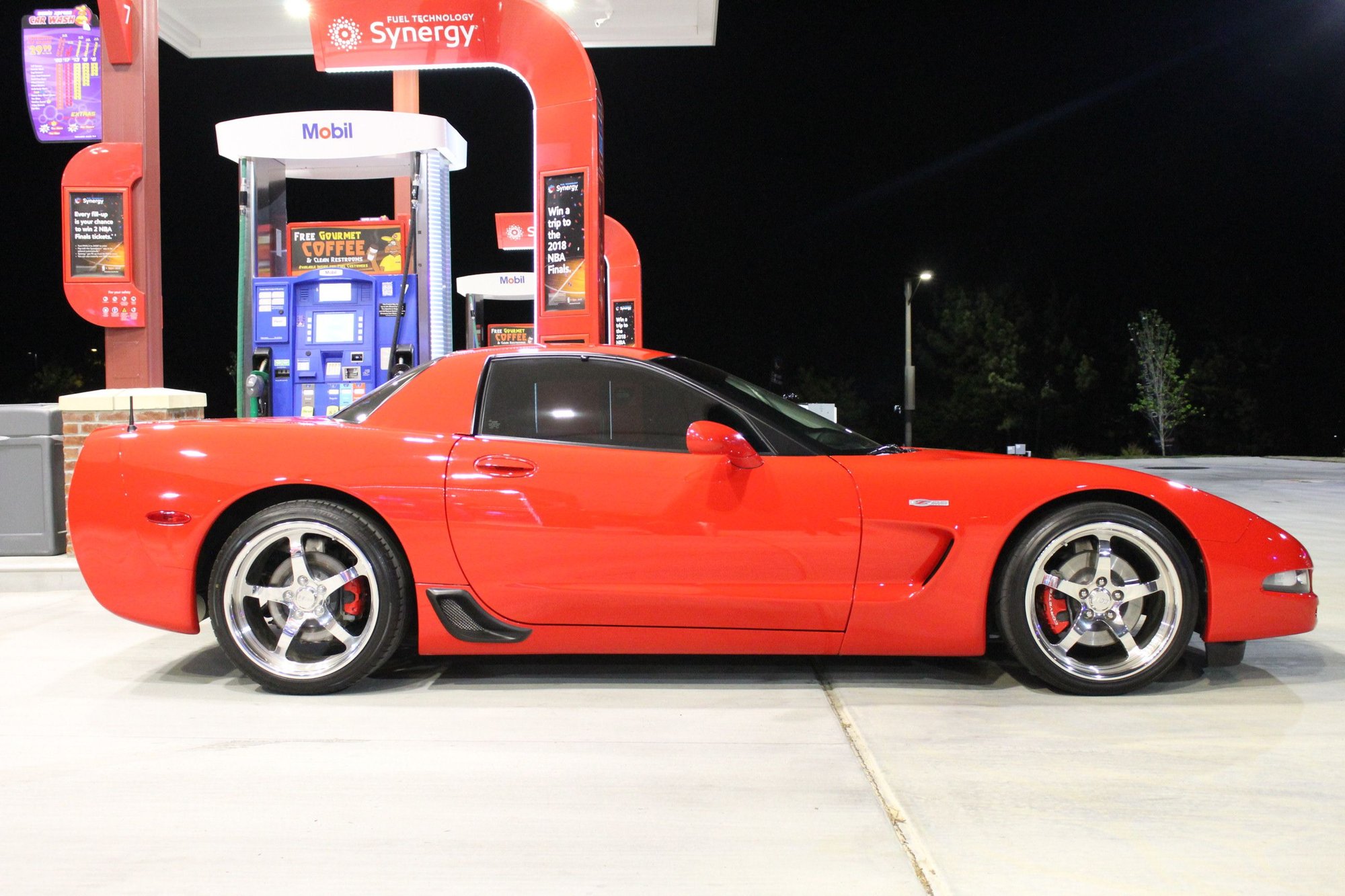 Car Porn AlertFreshly Waxed Torch Red C5 Z06