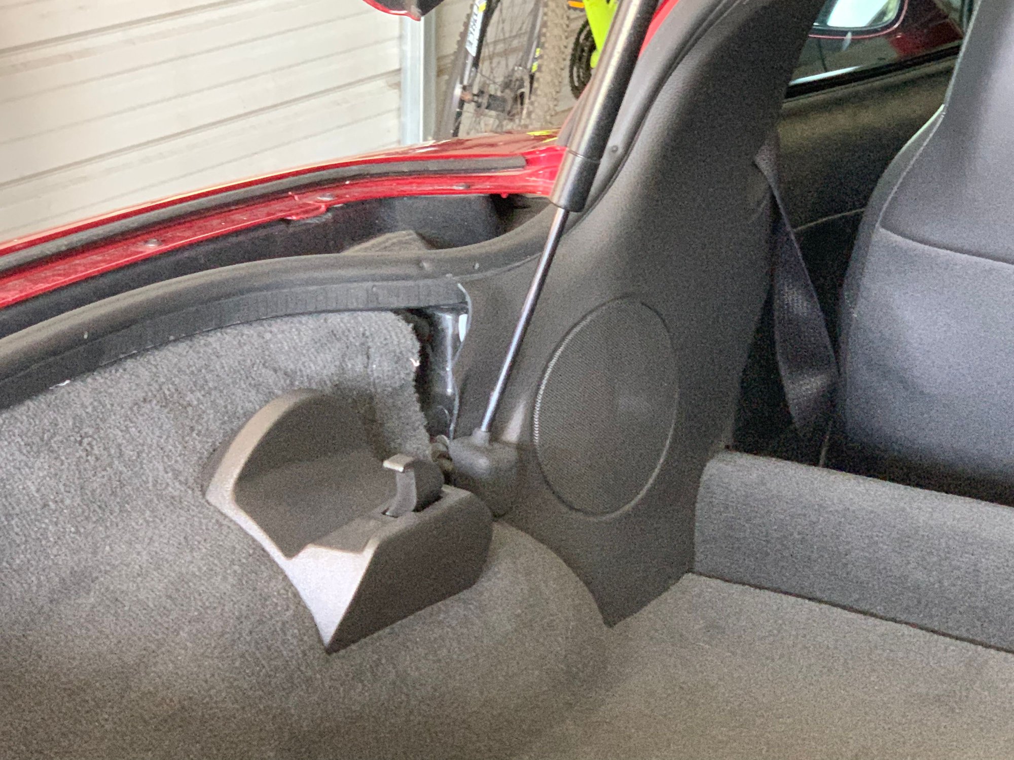 C6 corvette rear hatch struts Clearance