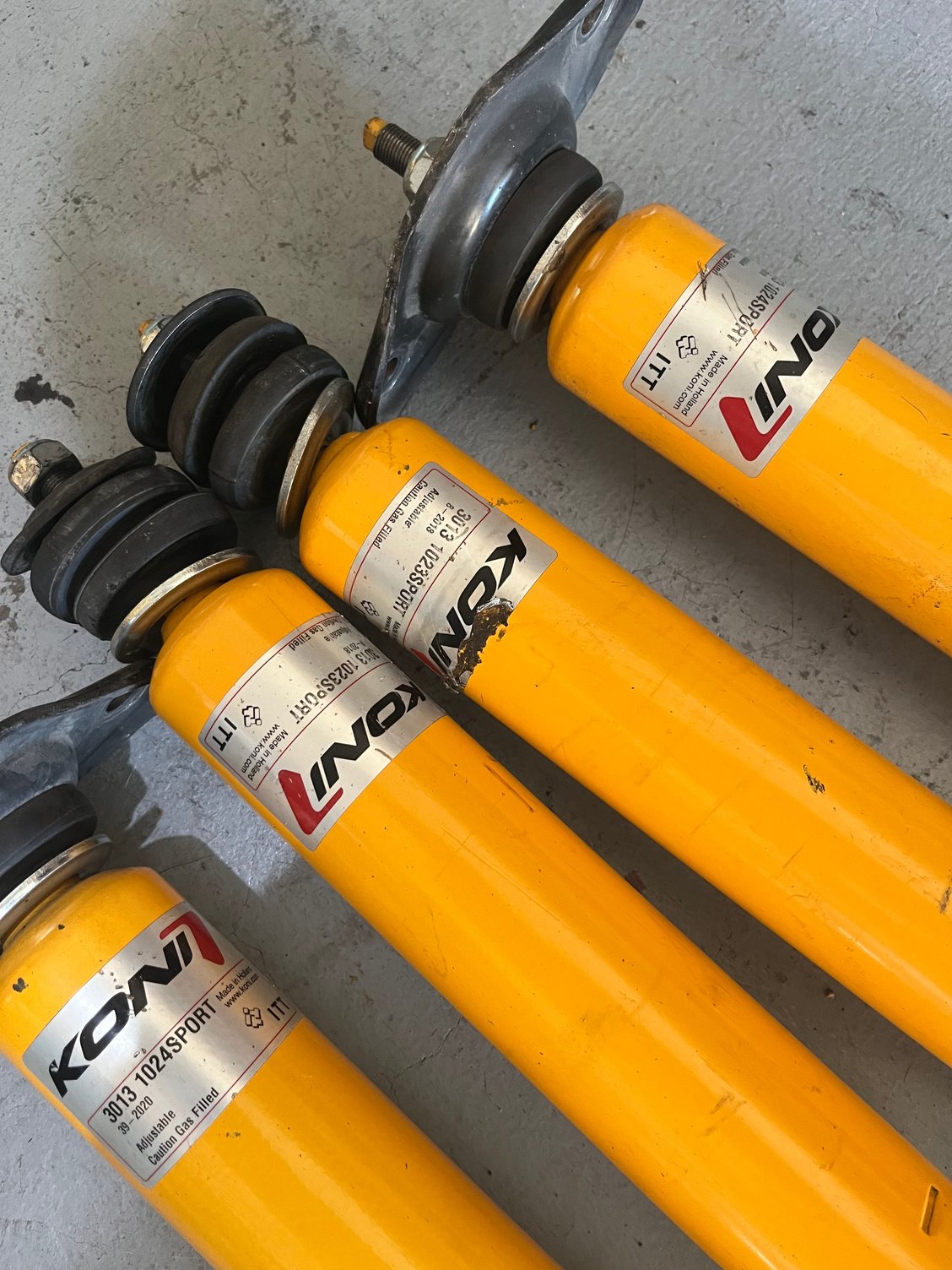 FS (For Sale) Koni 3013 sport shocks c5 c6 with strano rod end mount