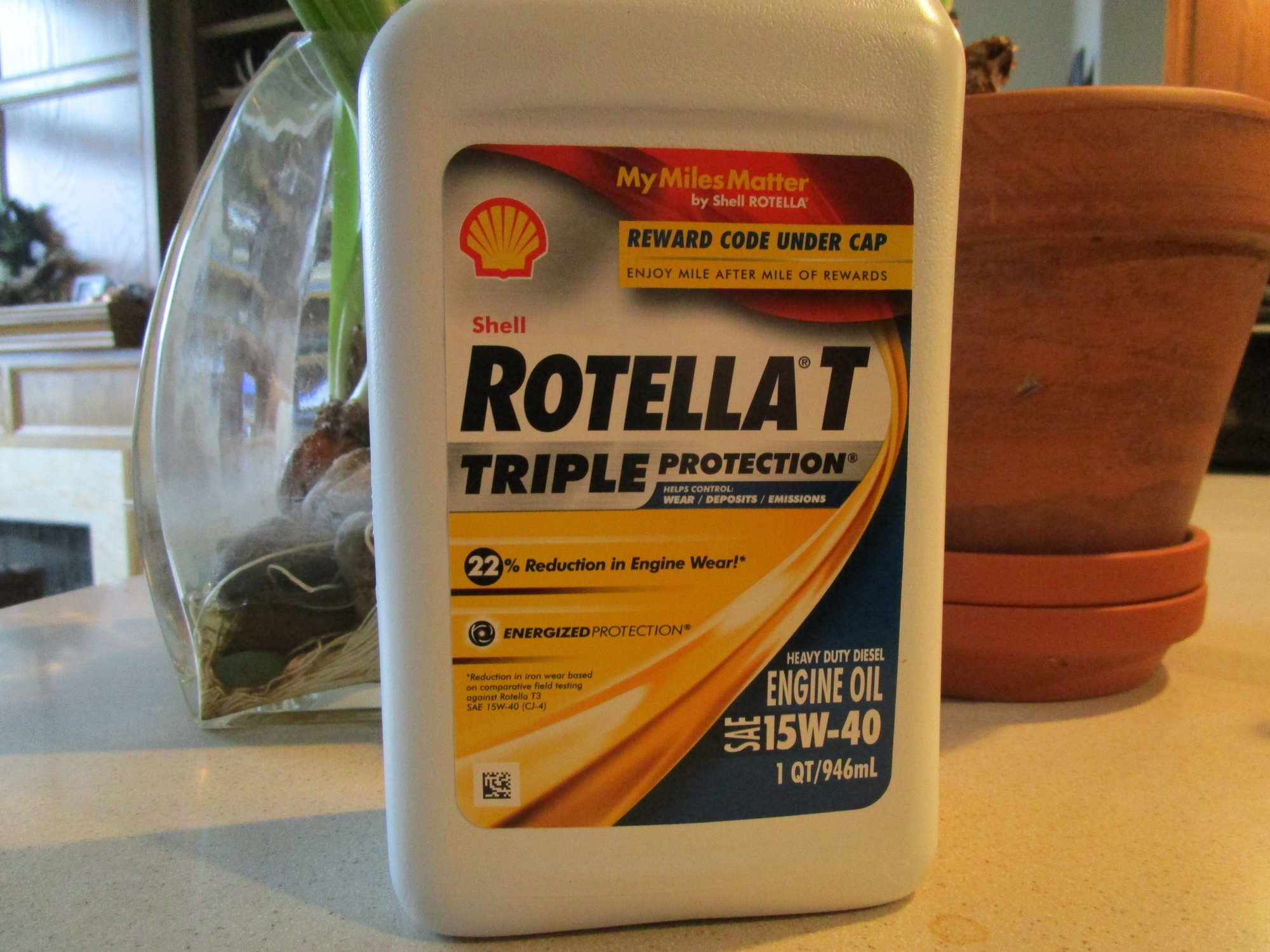 Rotella Shell T4 15W40 Heavy Duty Diesel engine oil with Zinc