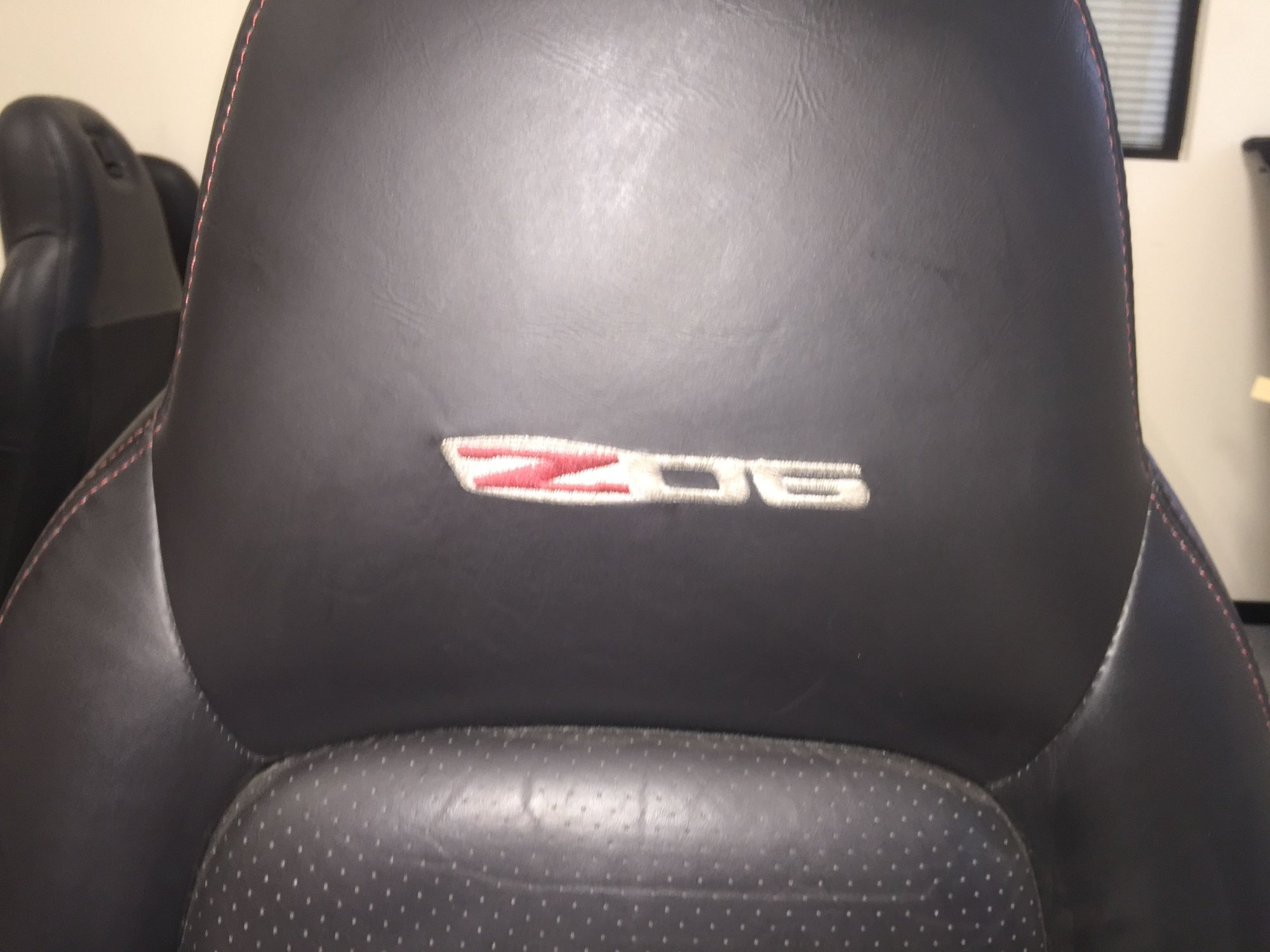 0613 Corvette C6 Z06 Driver Passenger Black Leather Seats w/ Red