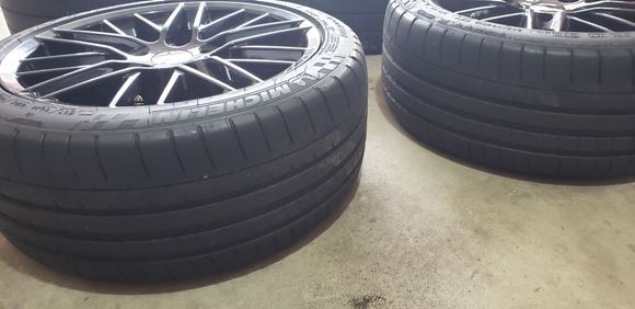 Front tire tread