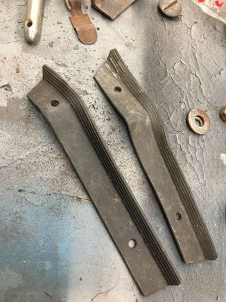I honestly have no idea on these. They look new even though they are dirty. I thought they were for my ElCamino, but maybe corvette??