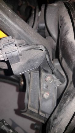 THis is a shot of the speed sensor in the front om my srt-6.  The cable is well supported and sensor has the hood over it for protection, Mercedes was most complete.