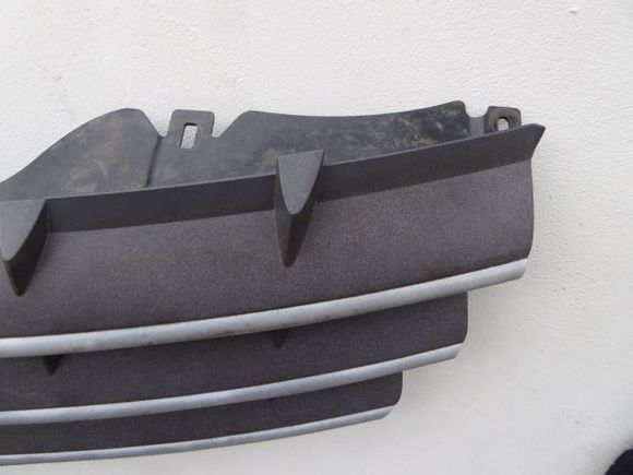 top left side showing no broken mounting tabs