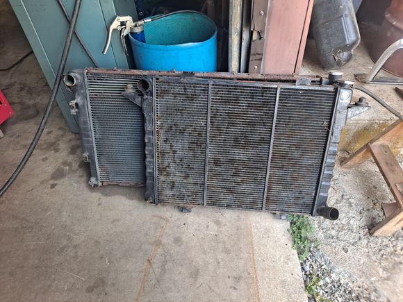 I also plan on using the second gen coolers, because the whole reason for this build is for towing and hauling.  You can see the difference in the 2nd gen radiator and a 1st gen IC rad.  