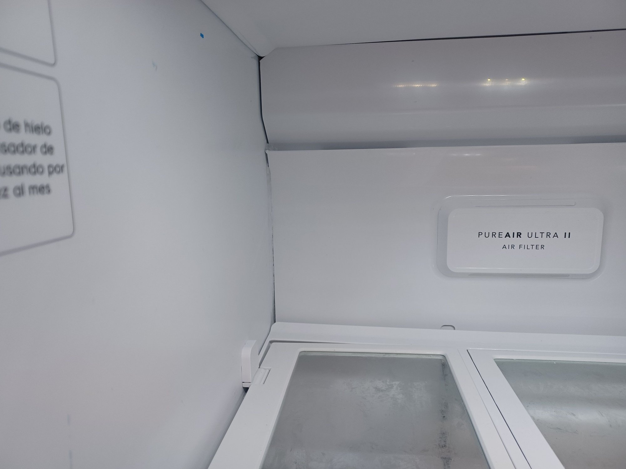 Frigidaire Gallery FG4H2272UF Ice in corner
