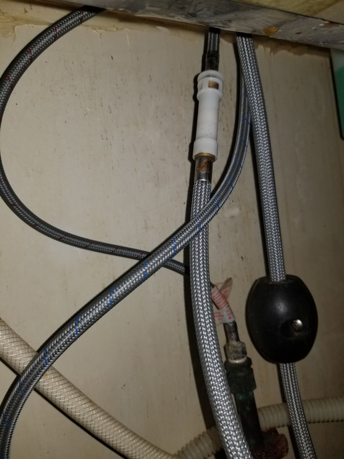 Moen Kitchen Faucet Pull Down Leaking