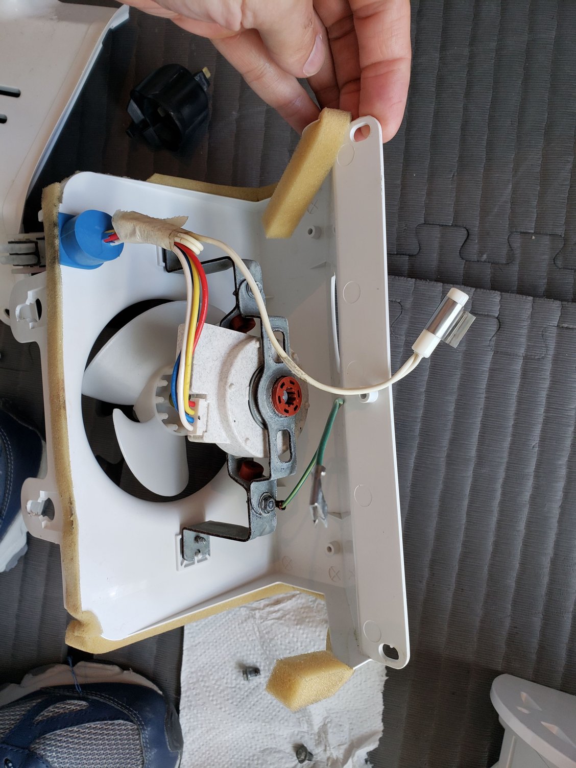 Freezer side of sidebyside GE fridge not freezing