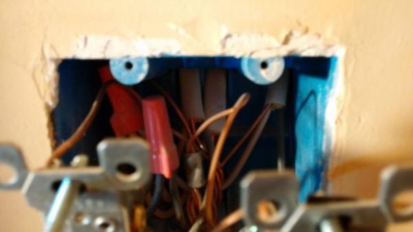 Need Help: Double-switch wiring problem. - DoItYourself.com Community ...