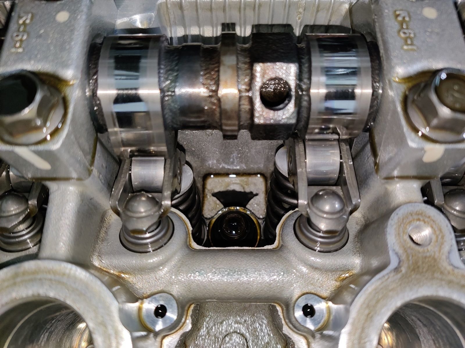 Where to place RTV sealant on valve cover ? Page 3 EvolutionM