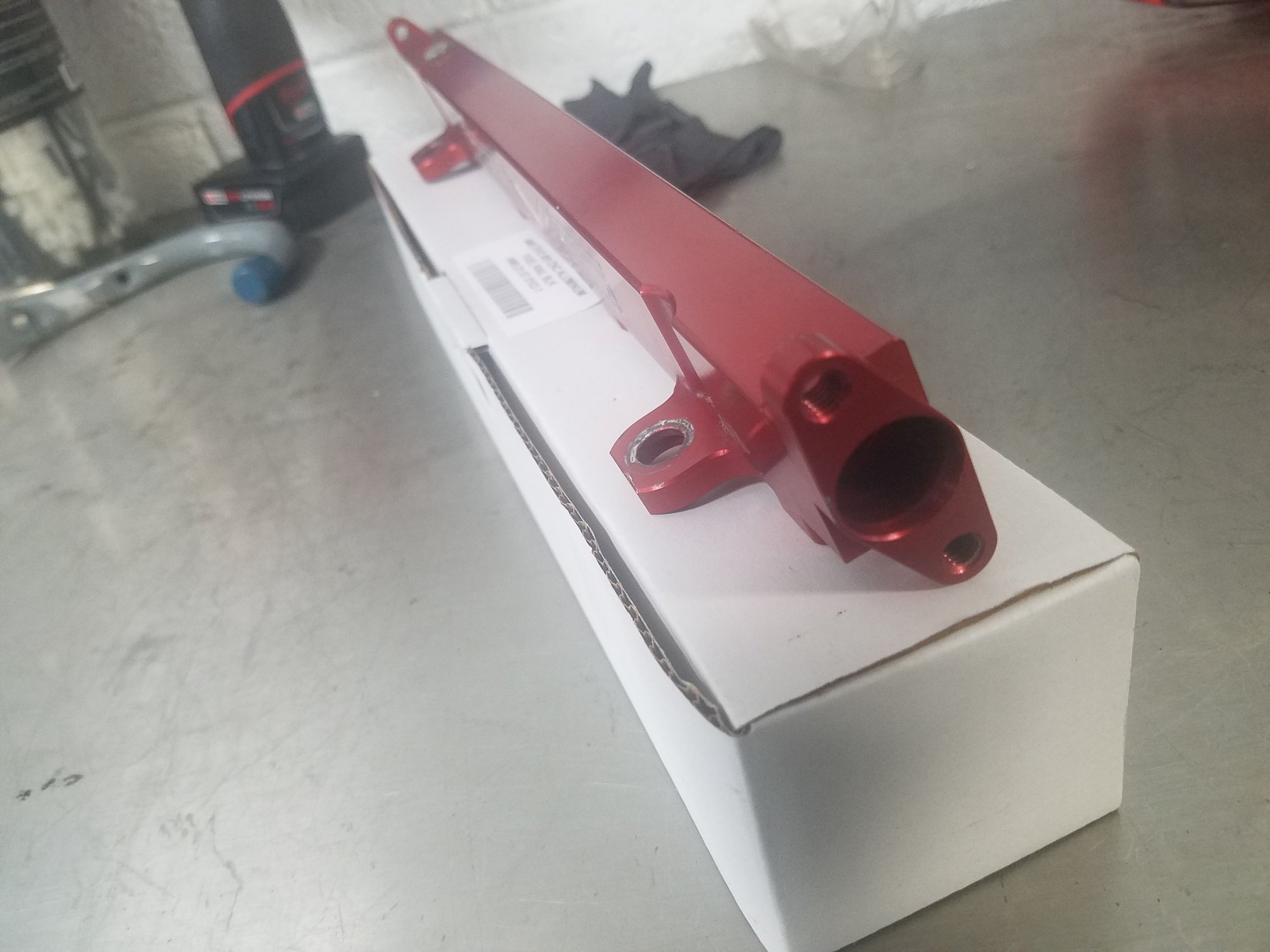 Engine - Intake/Fuel - Evo 8/9 AMS Fuel Rail (RED) - Used - 2003 to 2006 Mitsubishi Lancer Evolution - Milwaukee, WI 53202, United States