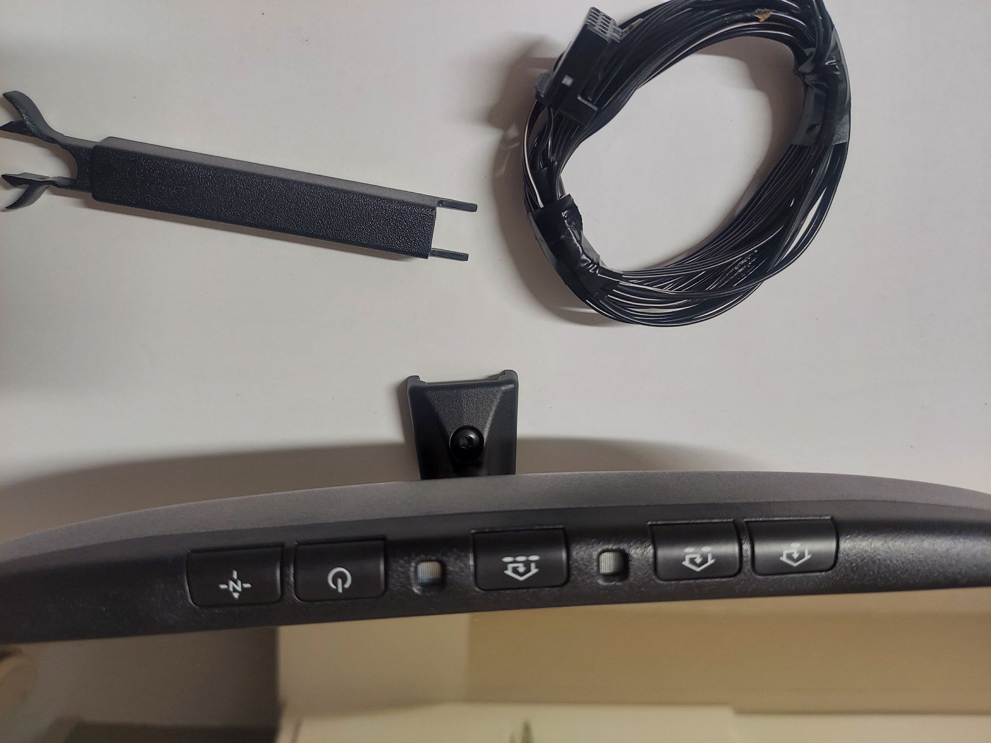 Audio Video/Electronics - Gentex Auto dimming rear-view mirror with compass & homelink (garage door opener) - Used - All Years Any Make All Models - South Chicago Suburbs, IL 60475, United States