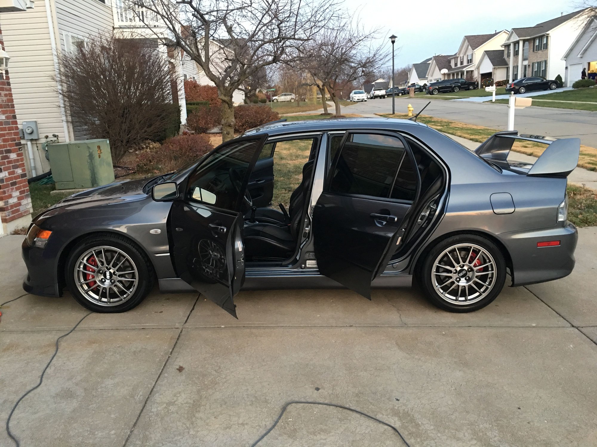 2006 Mitsubishi Lancer Evolution - 2006 Evolution IX SE (147k miles) - No Engine Mods, Garage Kept - Used - VIN JA3AH86CX6U066651 - 147,000 Miles - 4 cyl - AWD - Manual - Sedan - Gray - Wentzville, MO 63385, United States