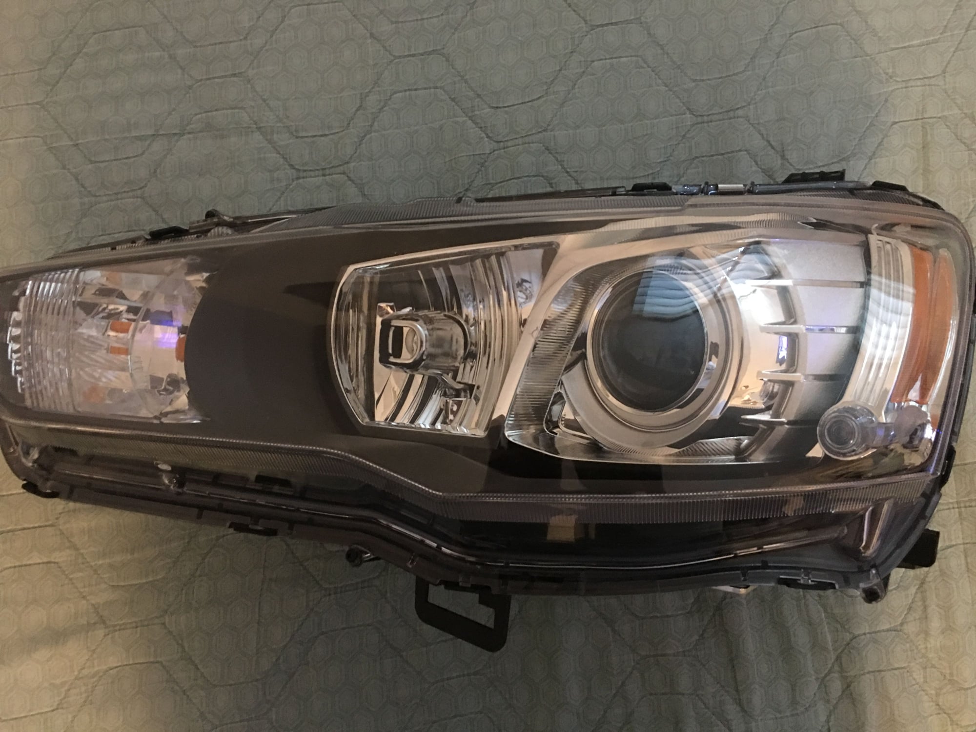 Exterior Body Parts - FS Driver Side Headlamp Assembly with HID Module - Used - 2008 to 2015 Mitsubishi Lancer Evolution - Puerto Rico