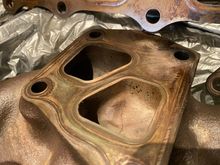 Details of the stock manifold. Note the crack. There are more cracks inside. The black deposits felt like sand, which could be crystallized carbon graphite.