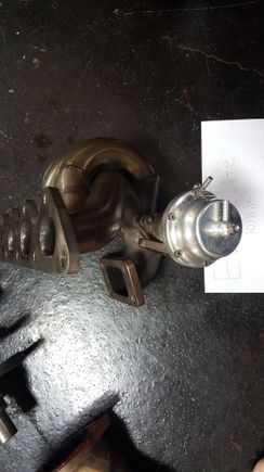 T3 tubular  manifold  with tial 38mm wastegate, Garrett 3071 ball bearing turbo,02 housing 1700. More pictures  below