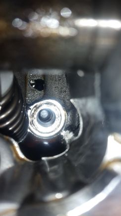 Oil enters head going to right