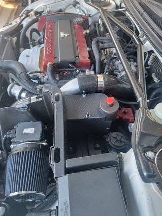 battery setup in the engine bay (only)
or i can use both. I normally switch one off as backup