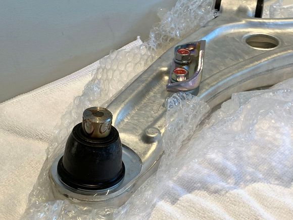 ^Lower control arm, front left-hand side 4013A181 