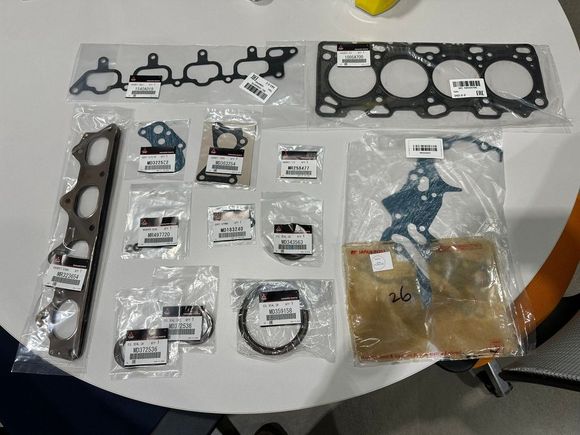 Engine gaskets and seals